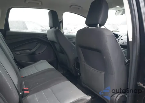 2019 Ford Escape S z USA, uszkodzony, nr VIN 1FMCU0F7XKUC18590